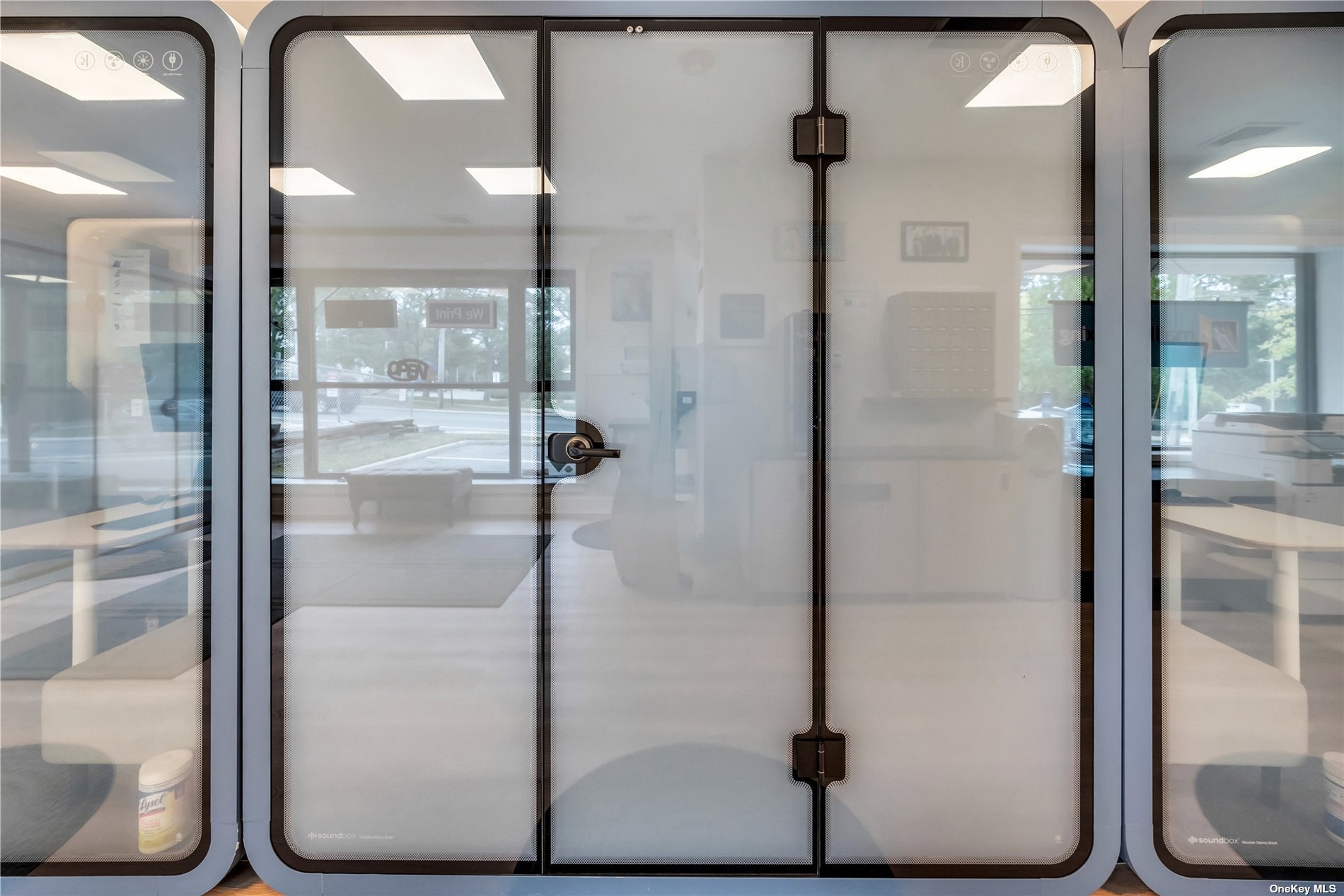 A pod with frosted glass